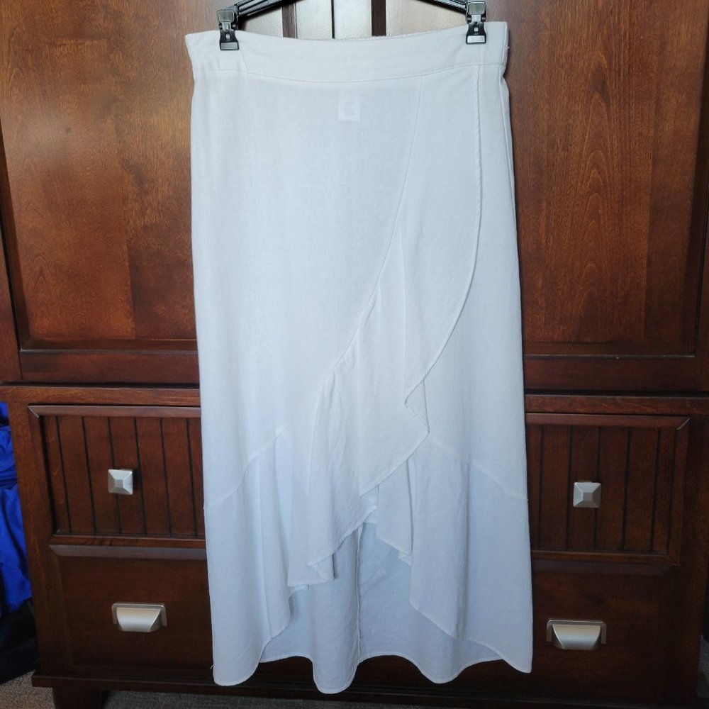 Linen Skirt - Like New - White - Size Small - Westport